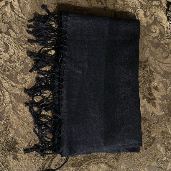 Black Scarf - Picture 2 of 3